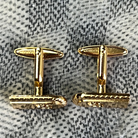Auth. Christian Dior Logo Gold Tone Cuffs Vintage authentic cufflinks - Picture 7 of 11